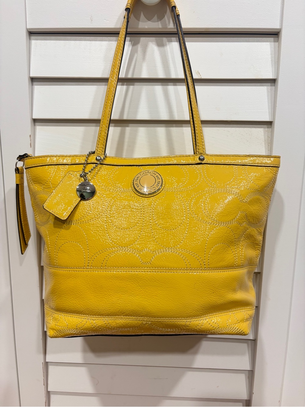 Coach Vintage Yellow Patent Leather Shoulder Bag + A GIFT 🎁